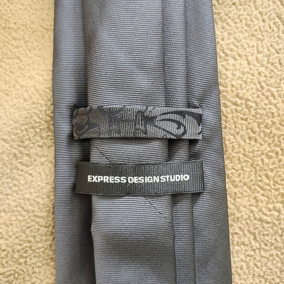 Express Tie - Picture 3 of 4